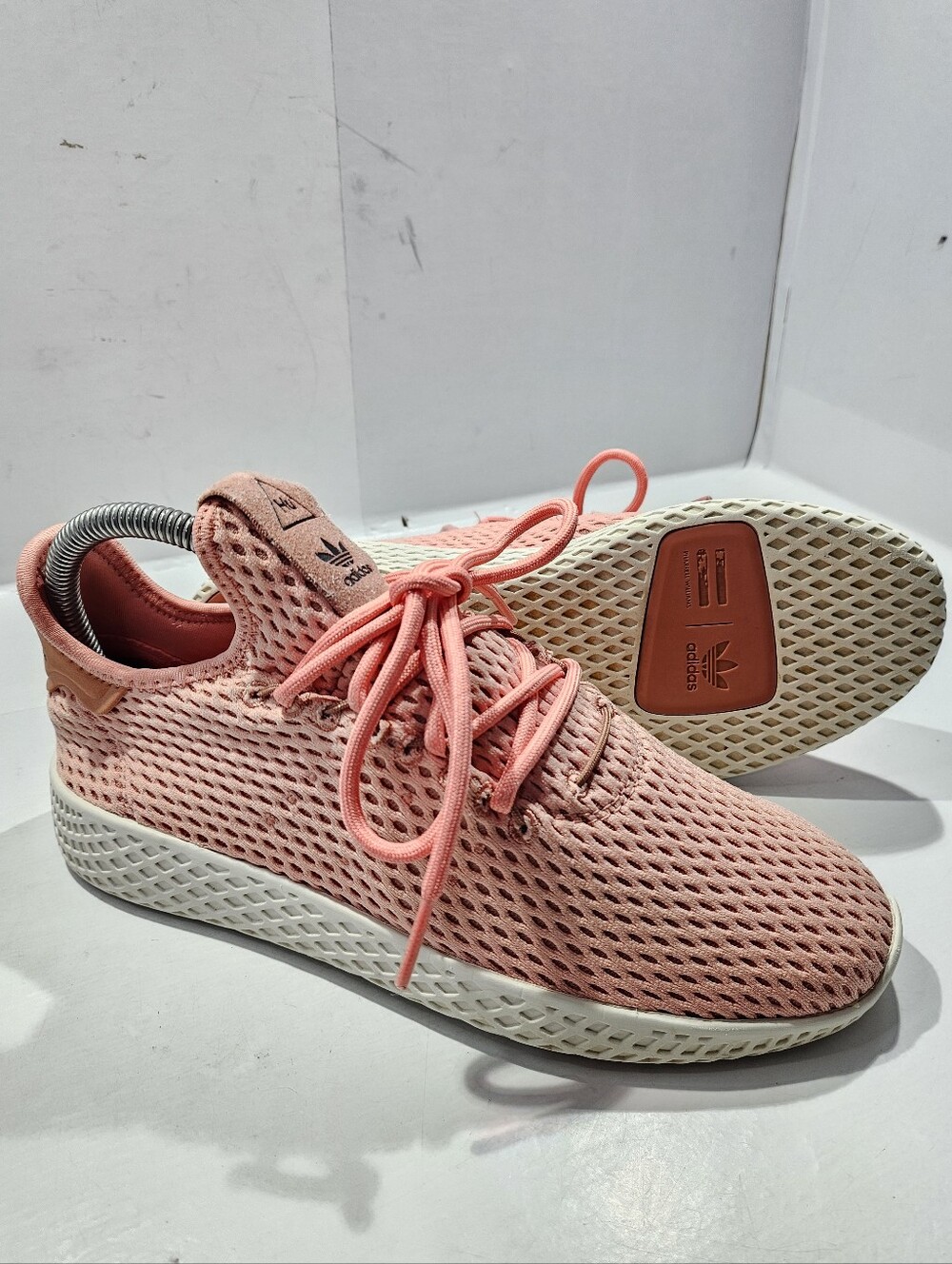 ADIDAS X PHARRELL TENNIS HU J TACTILE ROSE ATHLETIC SNEAKER WOMEN'S SIZE 6 A5
